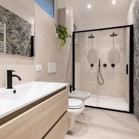 View With Aircon - 5 Minutes From The Beach! *