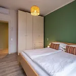 View With Aircon - 5 Minutes From The Beach! דירה ברנצונה סול גארדה