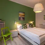 View With Aircon - 5 Minutes From The Beach! דירה *