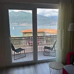 View With Aircon - 5 Minutes From The Beach! דירה