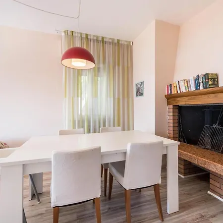 View With Aircon - 5 Minutes From The Beach! 公寓 *