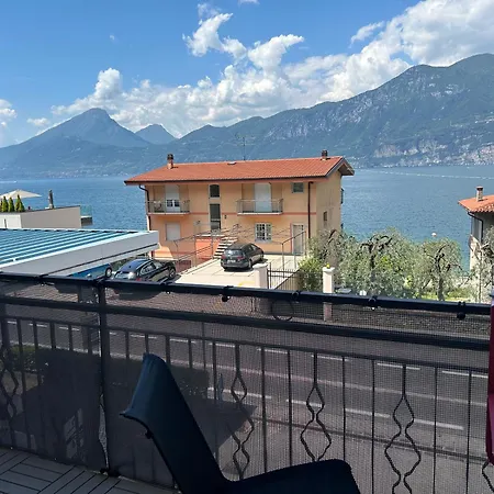 公寓 View With Aircon - 5 Minutes From The Beach!