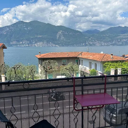 公寓 View With Aircon - 5 Minutes From The Beach!